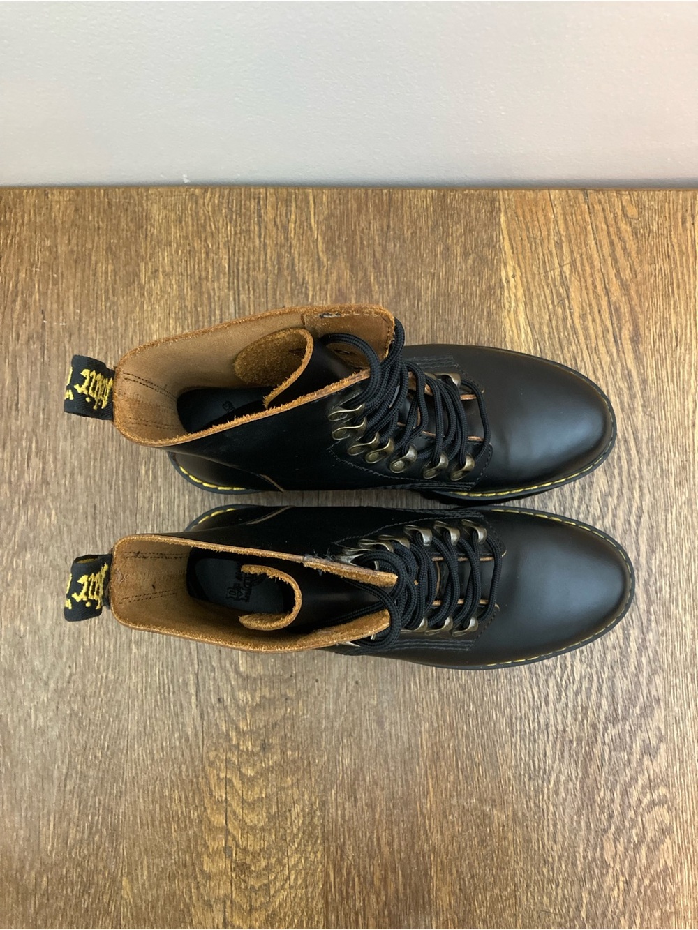 Dr Martens Leona Smooth Black Leather Platform Boots Women’s Size 8 - Picture 5 of 12